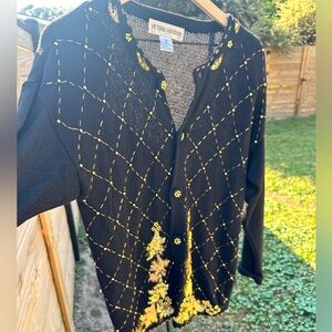 Vintage black and gold beaded ugly Christmas sweater! Suoer cute for parties!